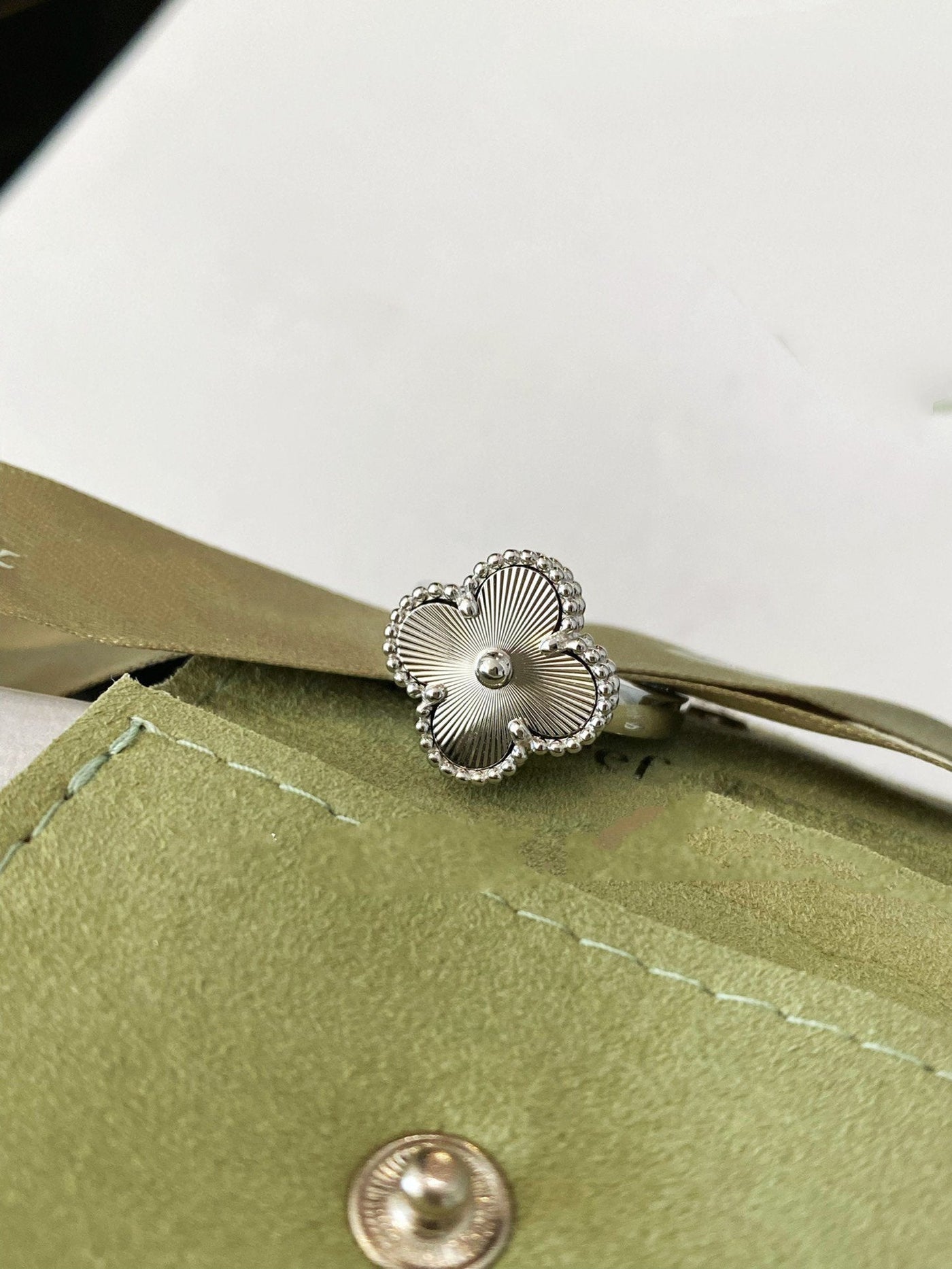 CLOVER RING | SILVER