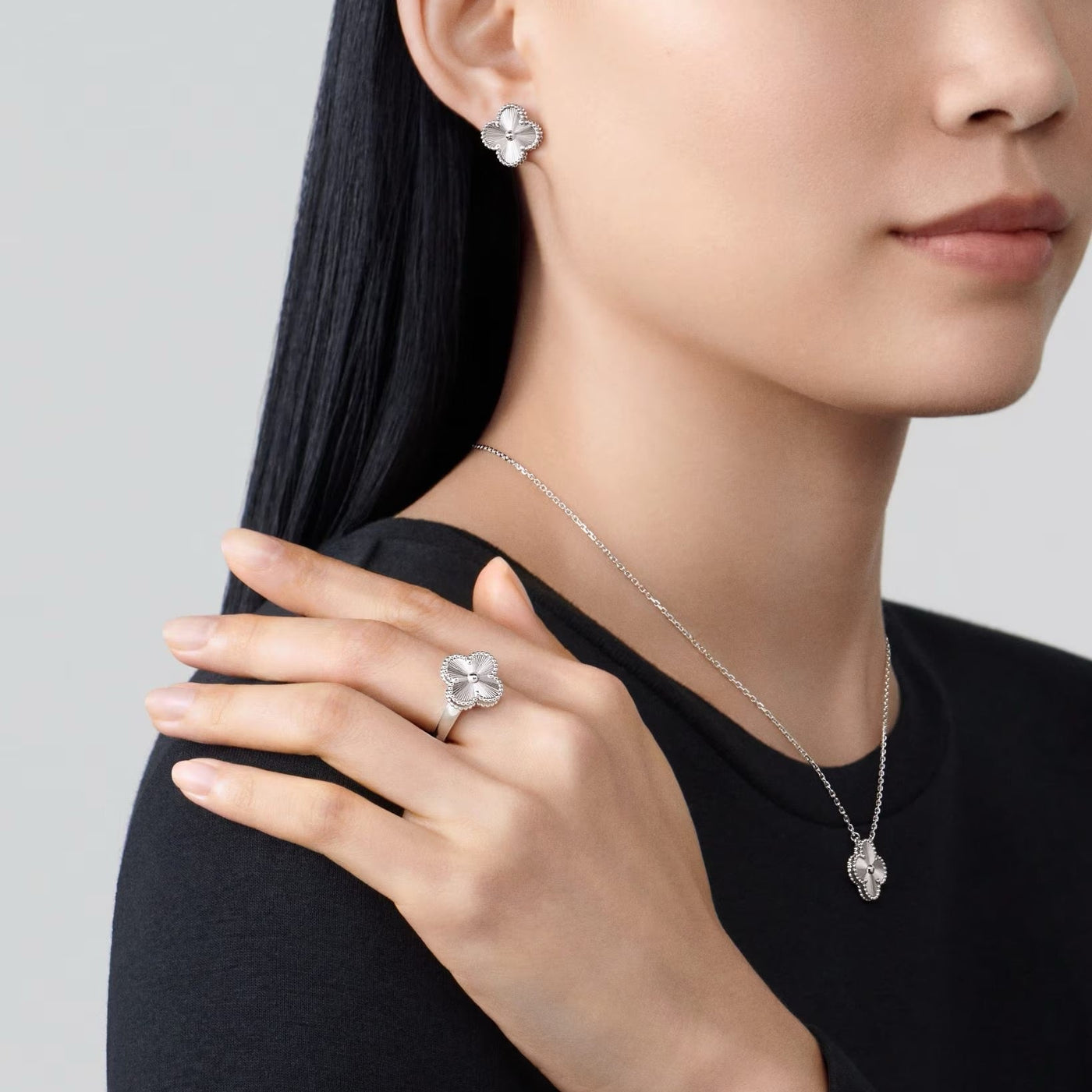 CLOVER NECKLACE | SILVER