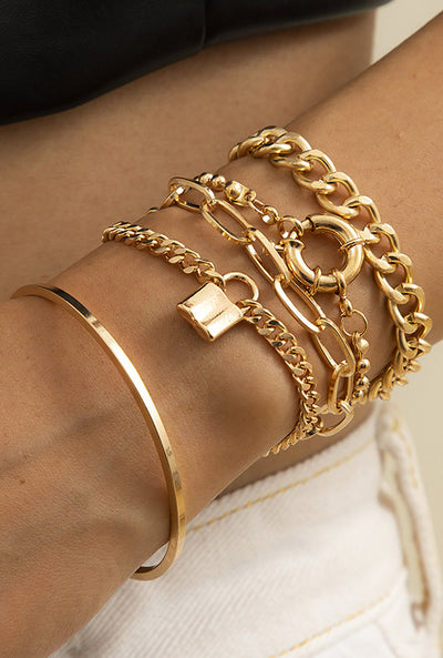 BRACELET SET WITH GOLD CLASP