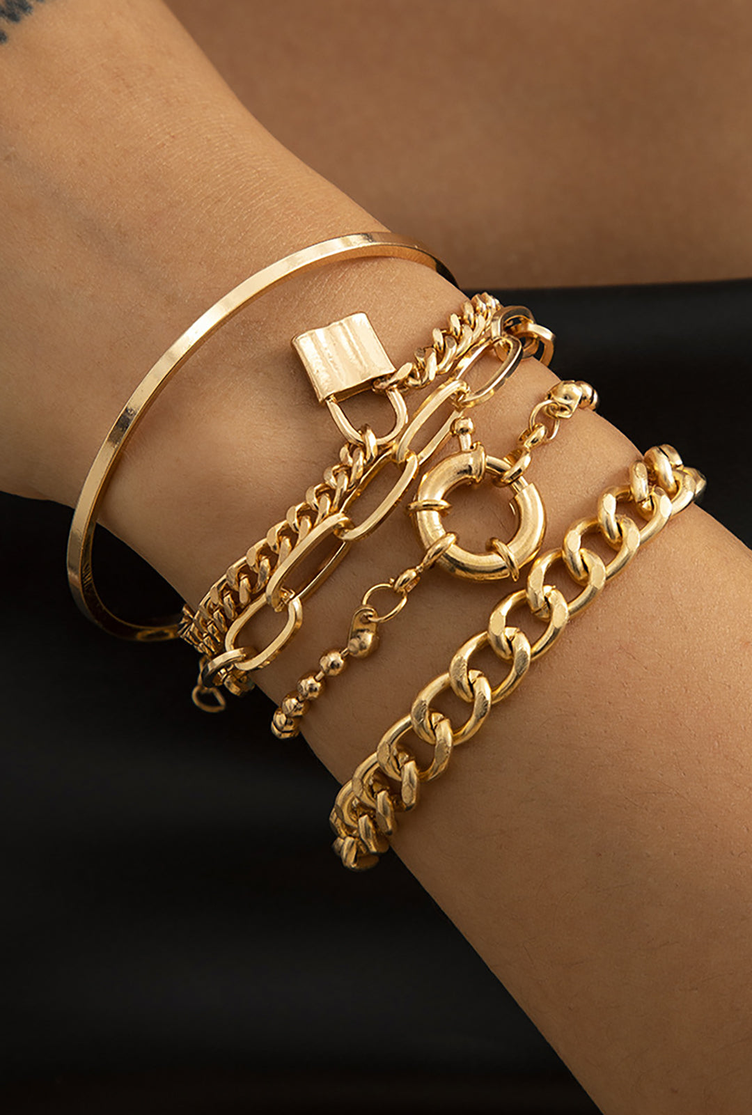 BRACELET SET WITH GOLD CLASP