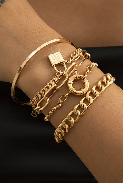 BRACELET SET WITH GOLD CLASP